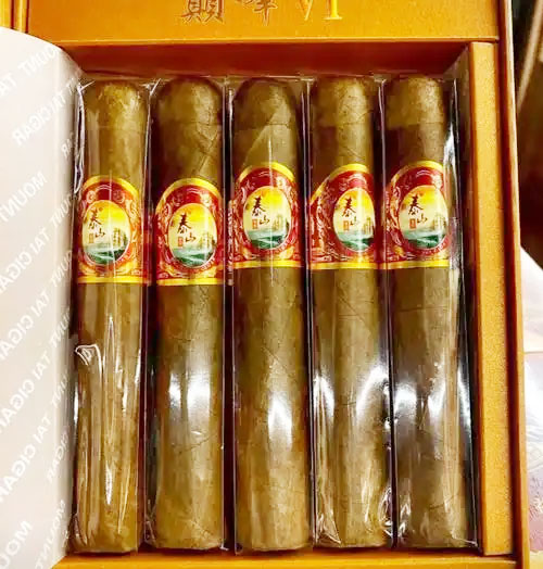 泰山 巅峰6号 英文全称:Taishan Peak No.6 Robusto